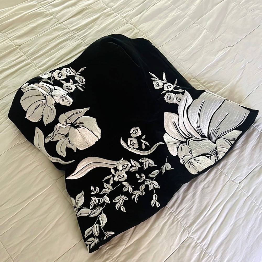 WHBM embroidered black and white corset top. Size 8.